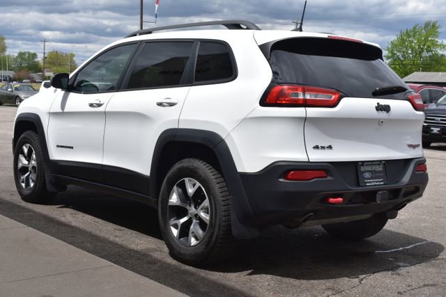 Used 2018 Jeep Cherokee Trailhawk w/ Cold Weather Group AWD/4WD image 13