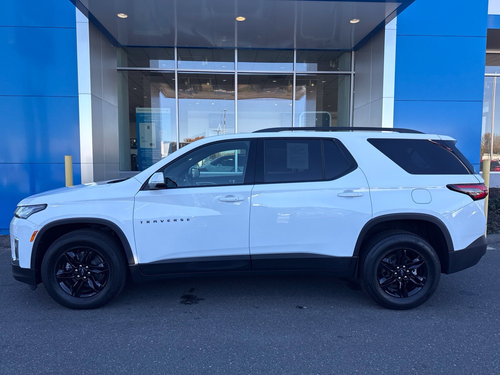 Used 2023 Chevrolet Traverse LT w/ Midnight/Sport Edition AWD/4WD image 10