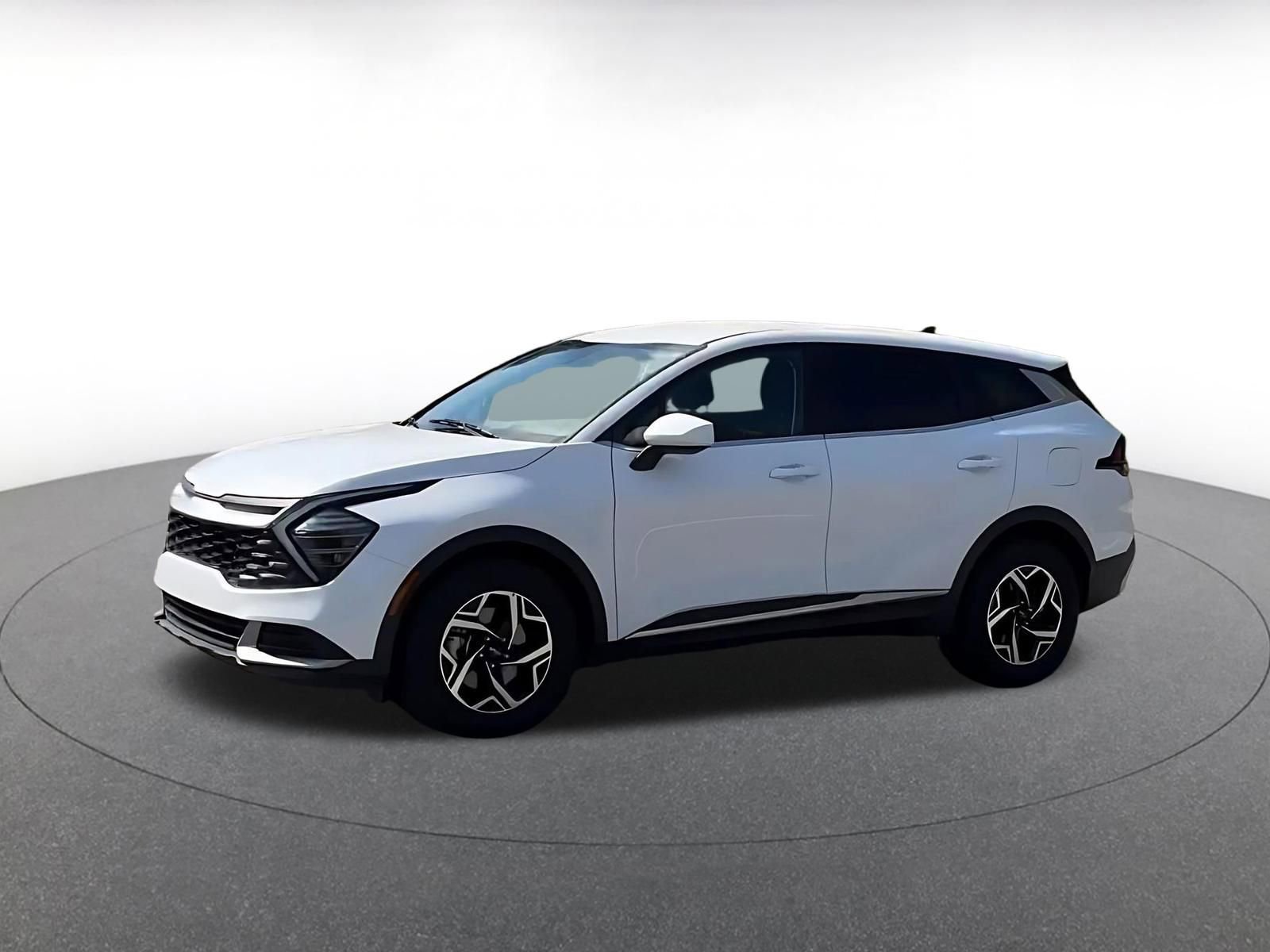 Used 2025 Kia Sportage LX FWD image 9