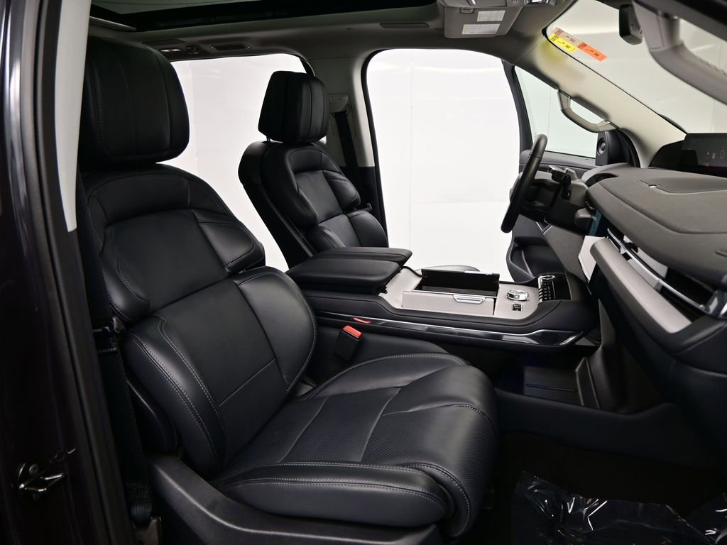 Used 2025 Lincoln Navigator Reserve AWD/4WD image 25