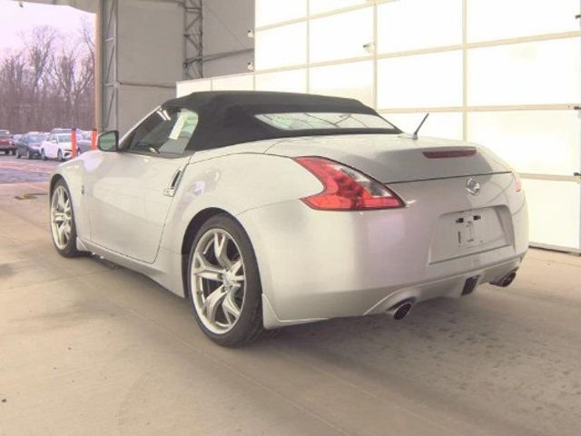 Used 2010 Nissan 370Z Touring w/ Sport Pkg image 3