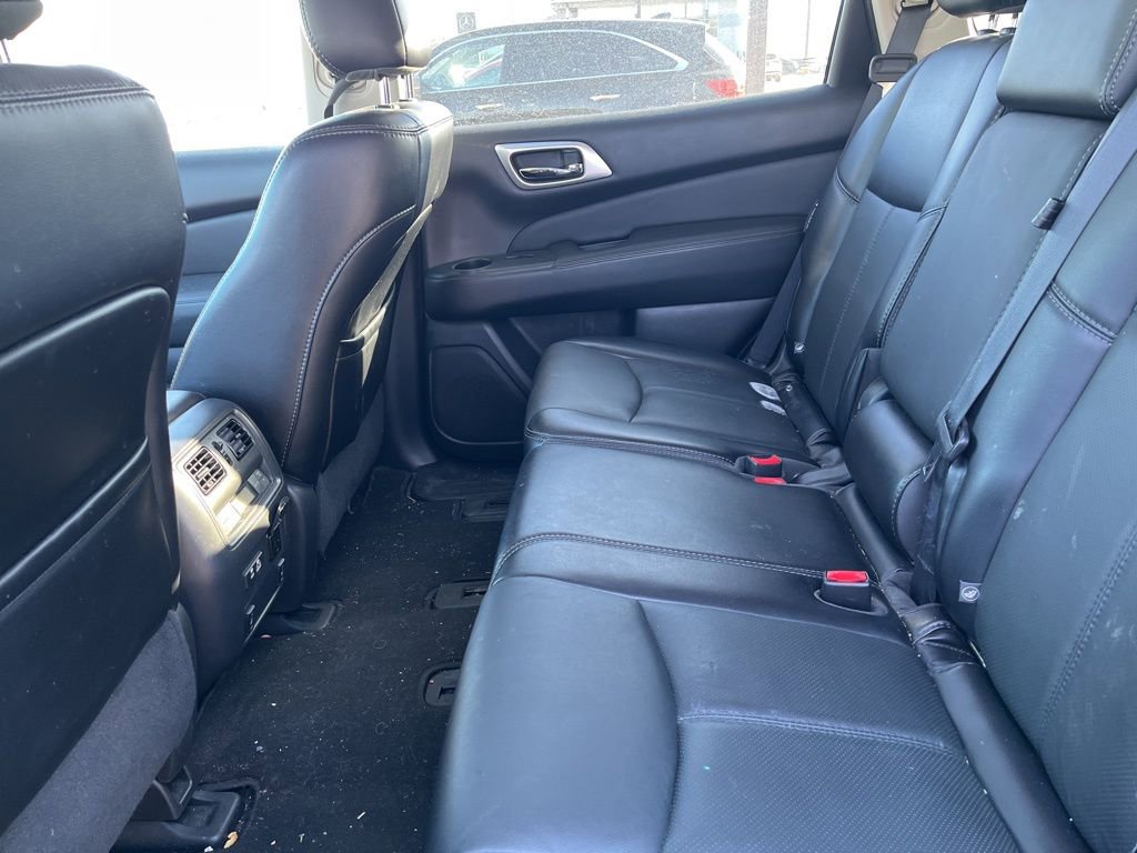 Used 2020 Nissan Pathfinder Platinum image 15