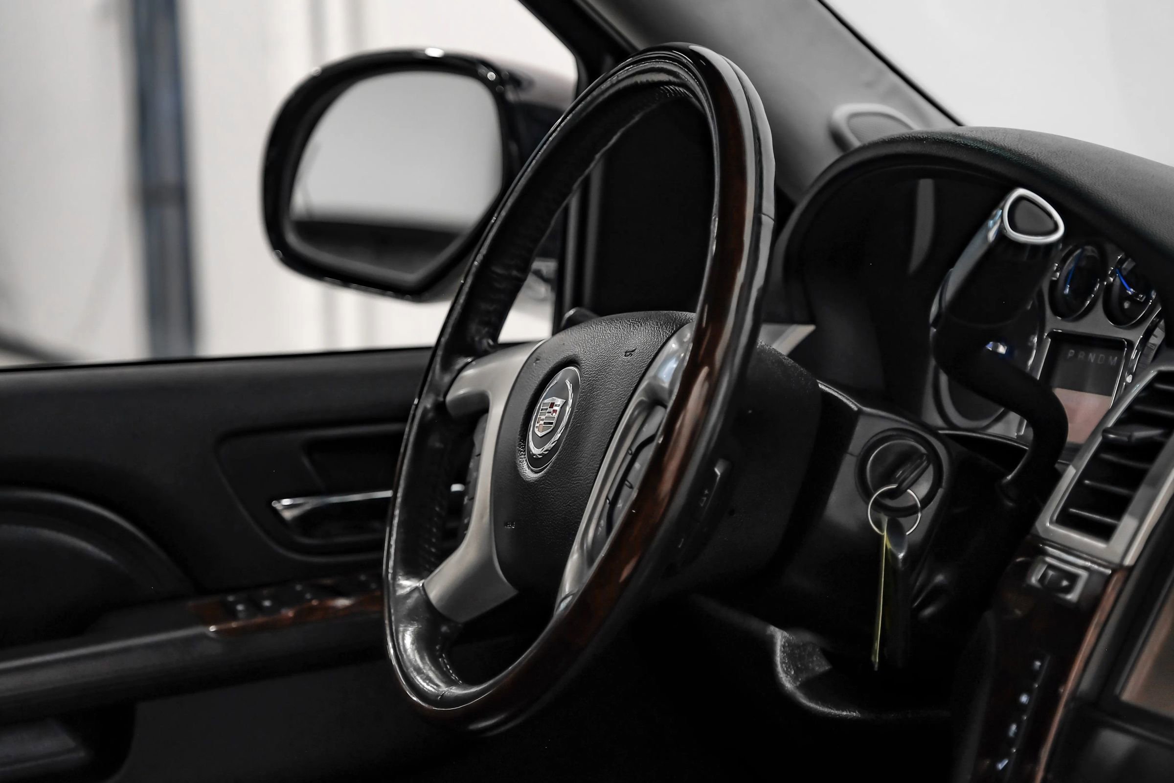Used 2013 Cadillac Escalade EXT Premium AWD/4WD image 18