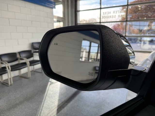 New 2026 Chevrolet Traverse LT w/ Midnight/Sport Edition image 25