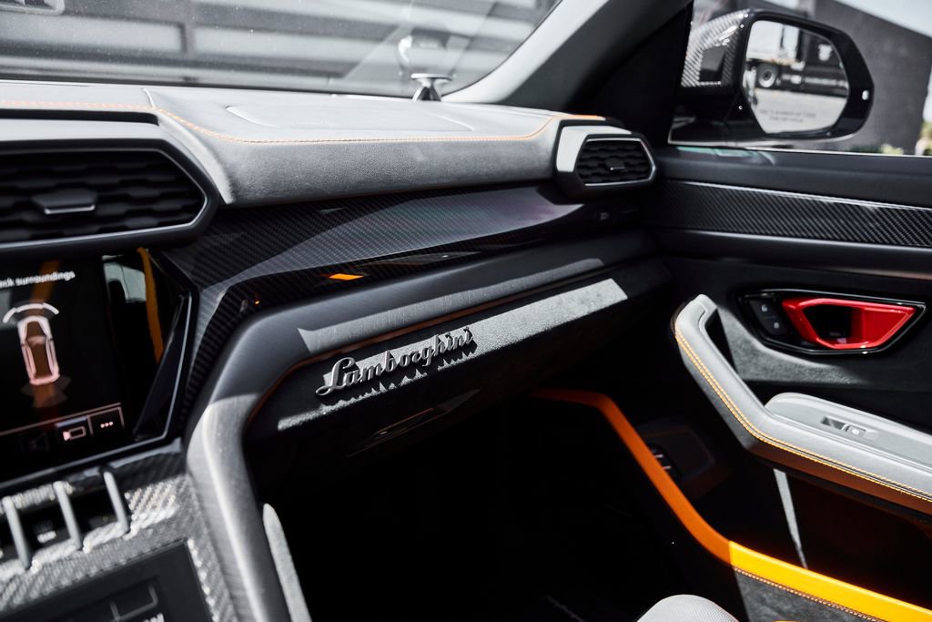 Used 2023 Lamborghini Urus Performante AWD/4WD image 93