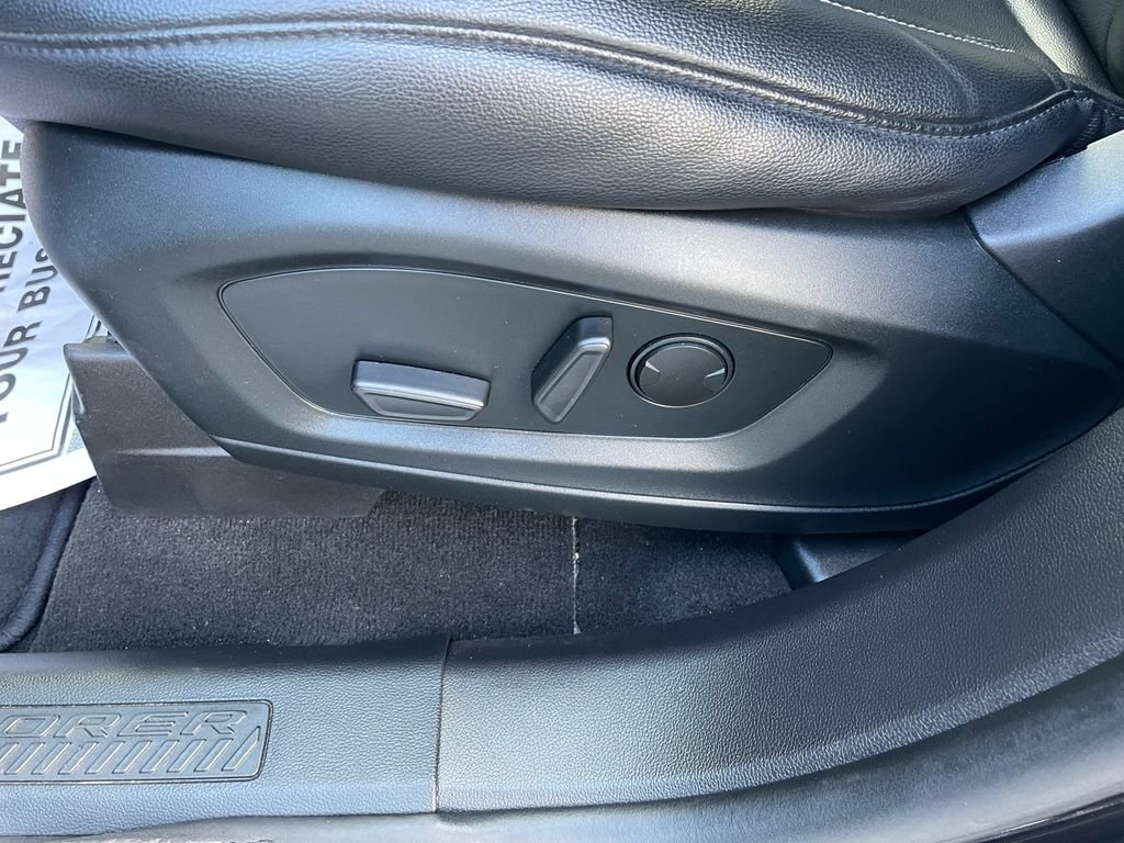 Used 2020 Ford Explorer XLT w/ Equipment Group 202A image 11