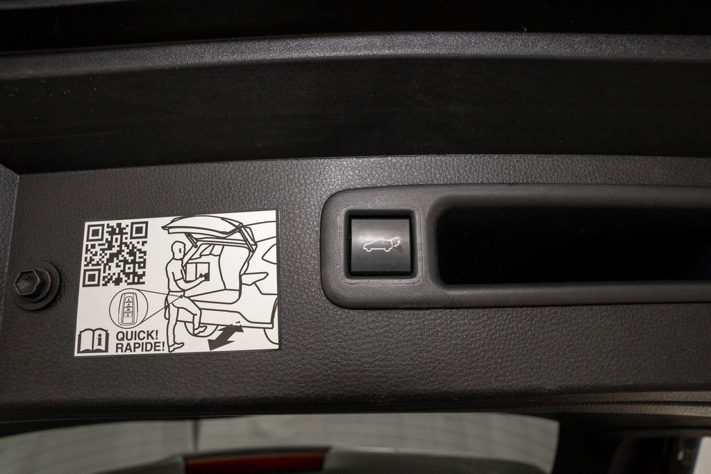 Used 2024 Toyota Highlander XLE image 7