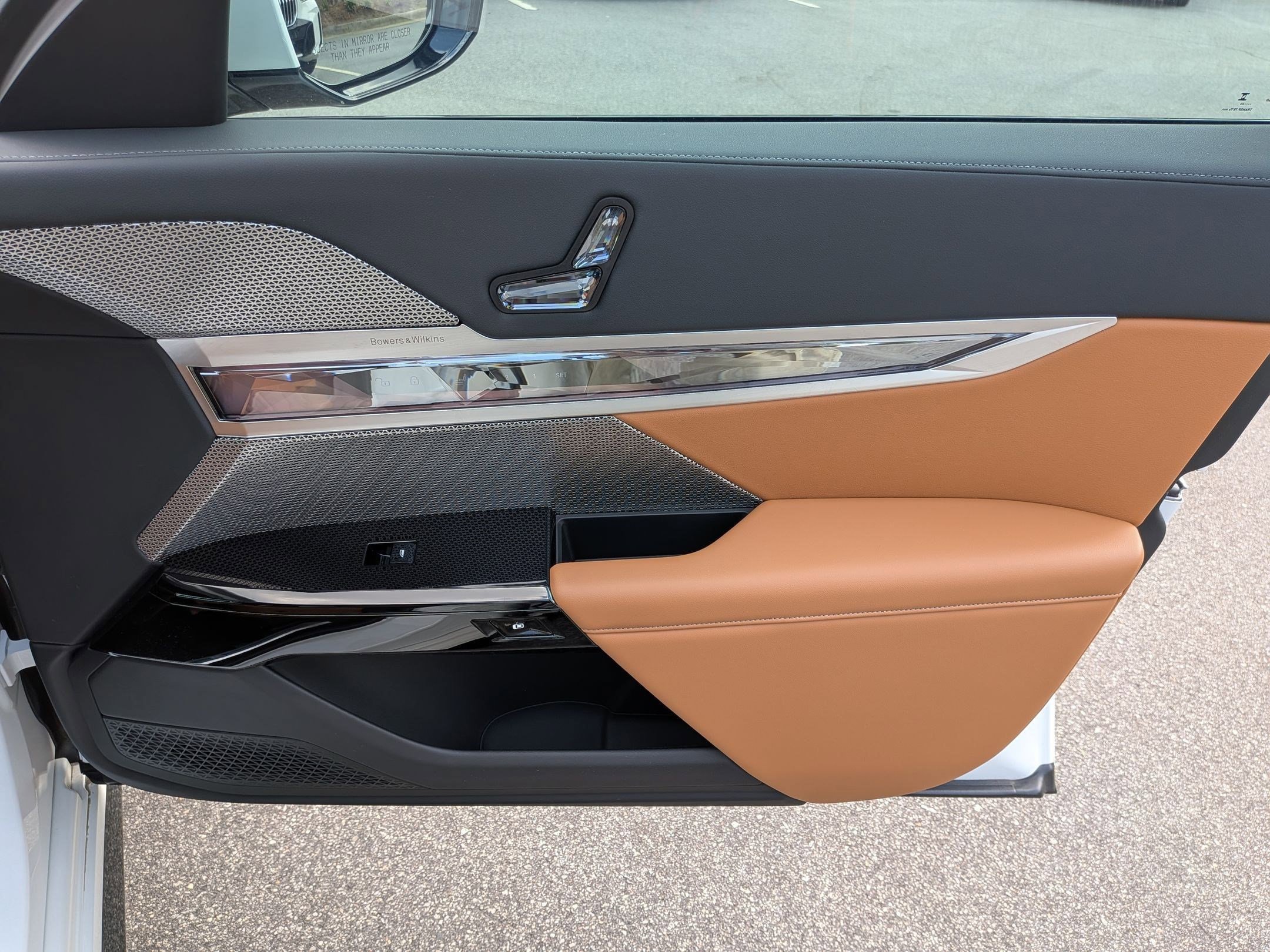 Certified 2023 BMW 740i RWD image 36
