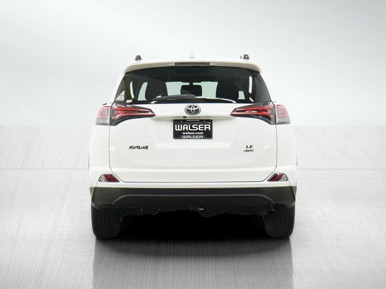 Used 2016 Toyota RAV4 LE AWD/4WD image 4