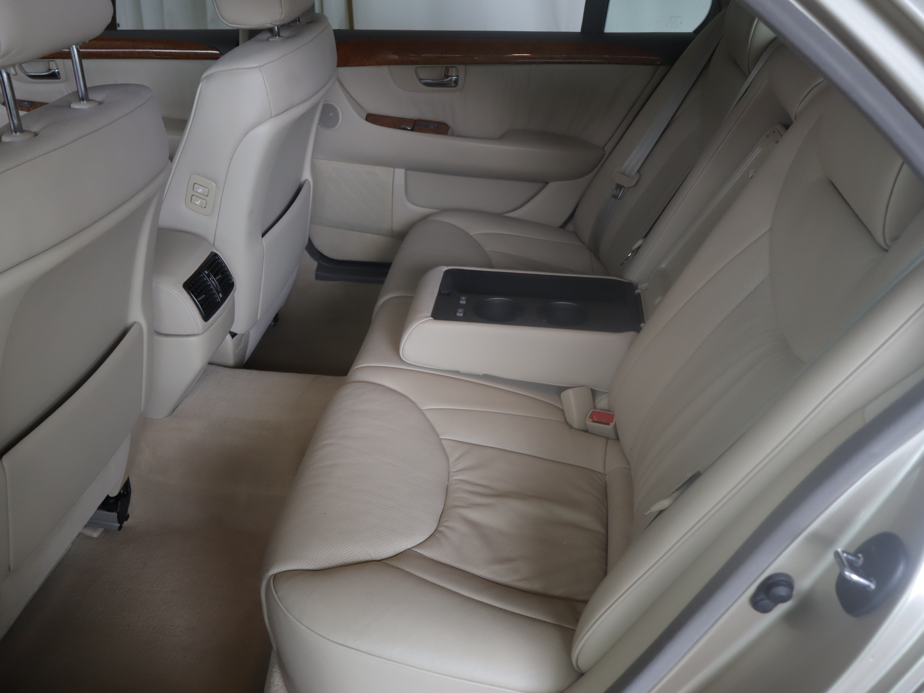 Used 2005 Lexus LS 430 RWD image 11