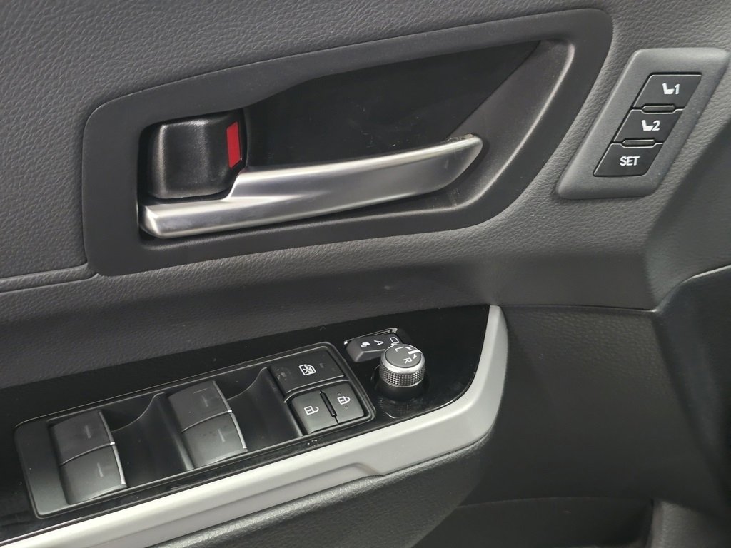 New 2026 Toyota Sienna Limited image 27