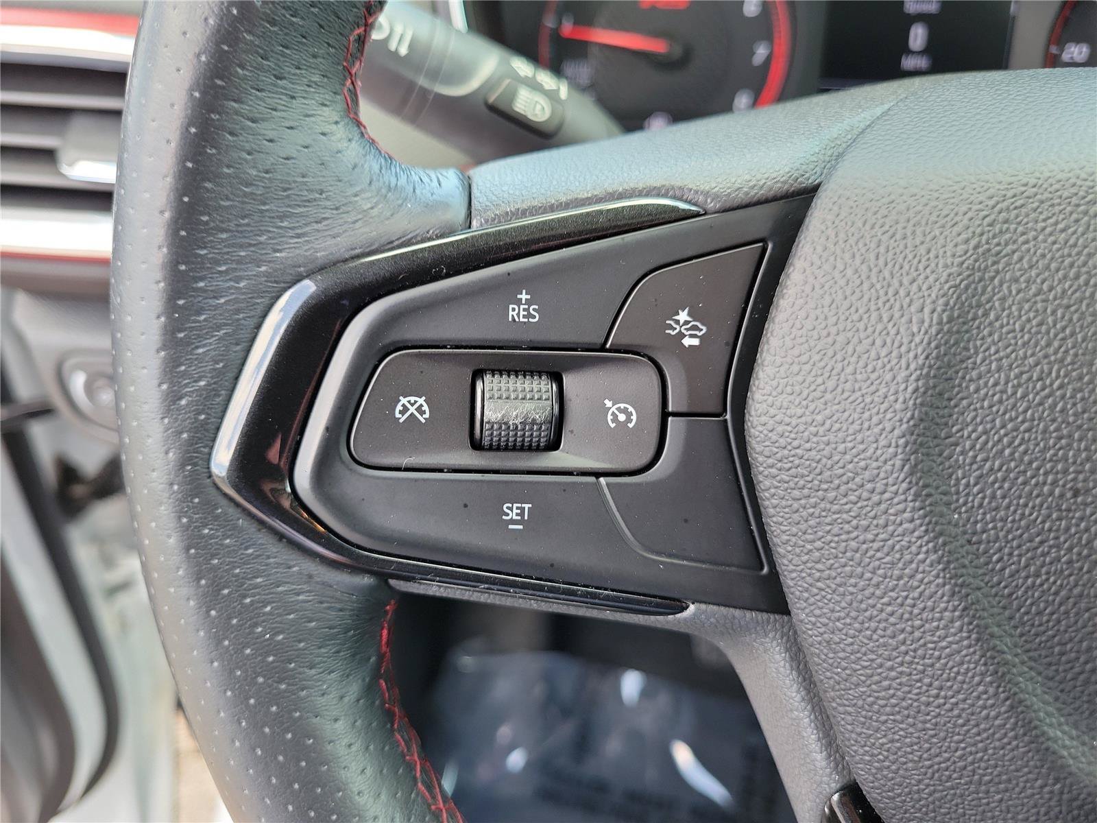 Used 2021 Chevrolet TrailBlazer RS w/ Sun and Liftgate Package FWD image 23