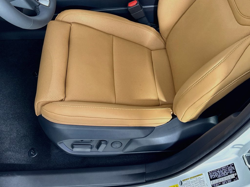 New 2026 Lexus ES 350e w/ Cold Area Package FWD image 21