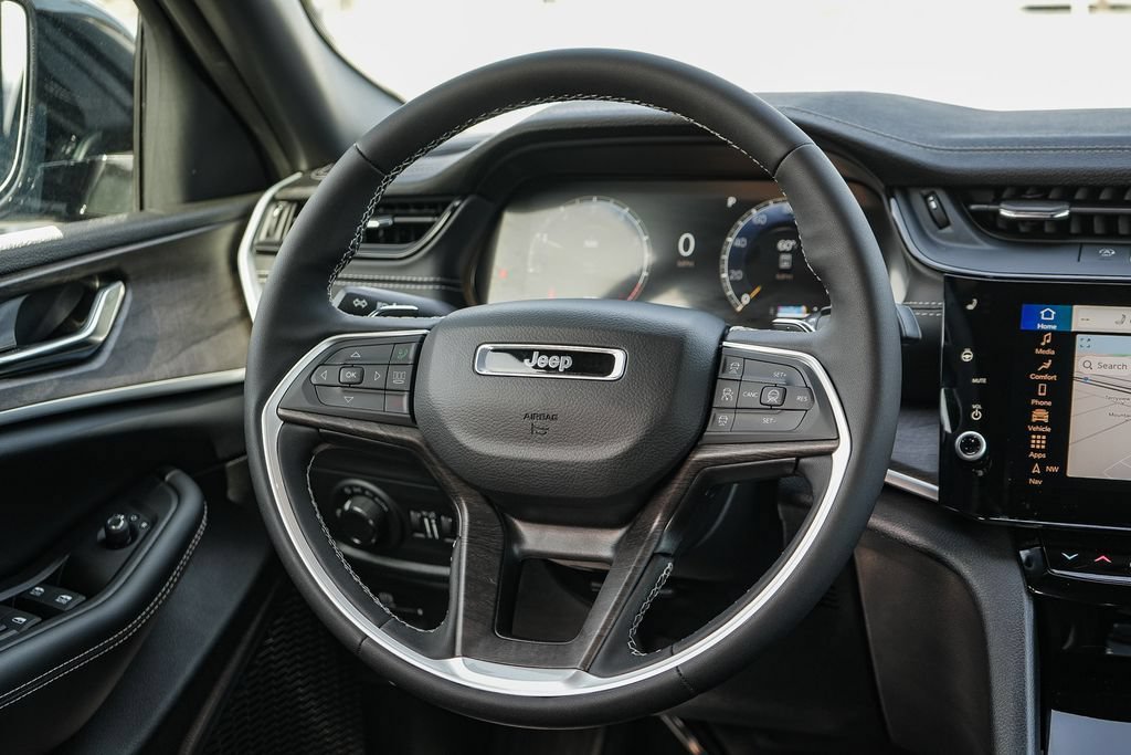 New 2026 Jeep Grand Cherokee Altitude AWD/4WD image 16