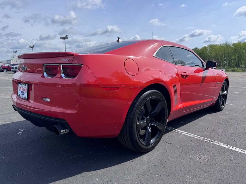 Used 2010 Chevrolet Camaro SS w/ RS Package RWD image 9