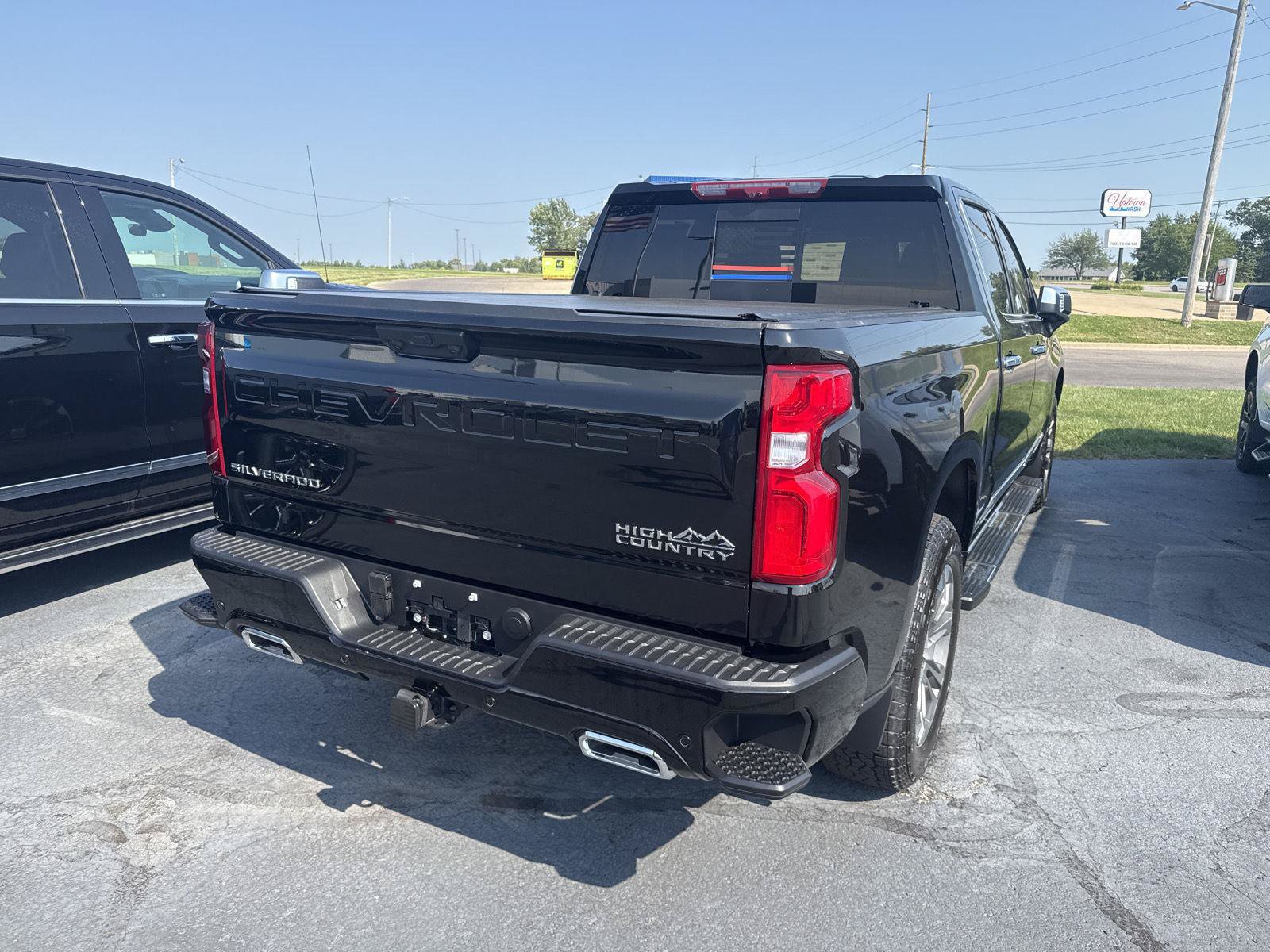 Used 2026 Chevrolet Silverado 1500 High Country w/ Technology Package AWD/4WD image 3