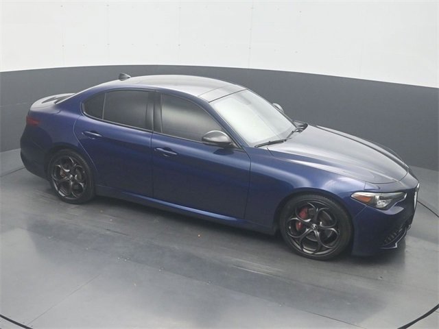 Used 2019 Alfa Romeo Giulia Base image 18