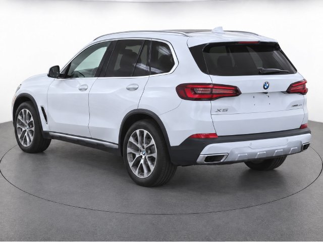 Used 2023 BMW X5 xDrive40i w/ Premium Package AWD/4WD image 3