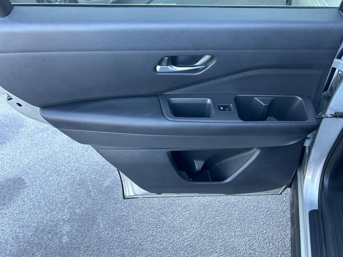 Used 2022 Nissan Pathfinder SV w/ Cargo Package image 28