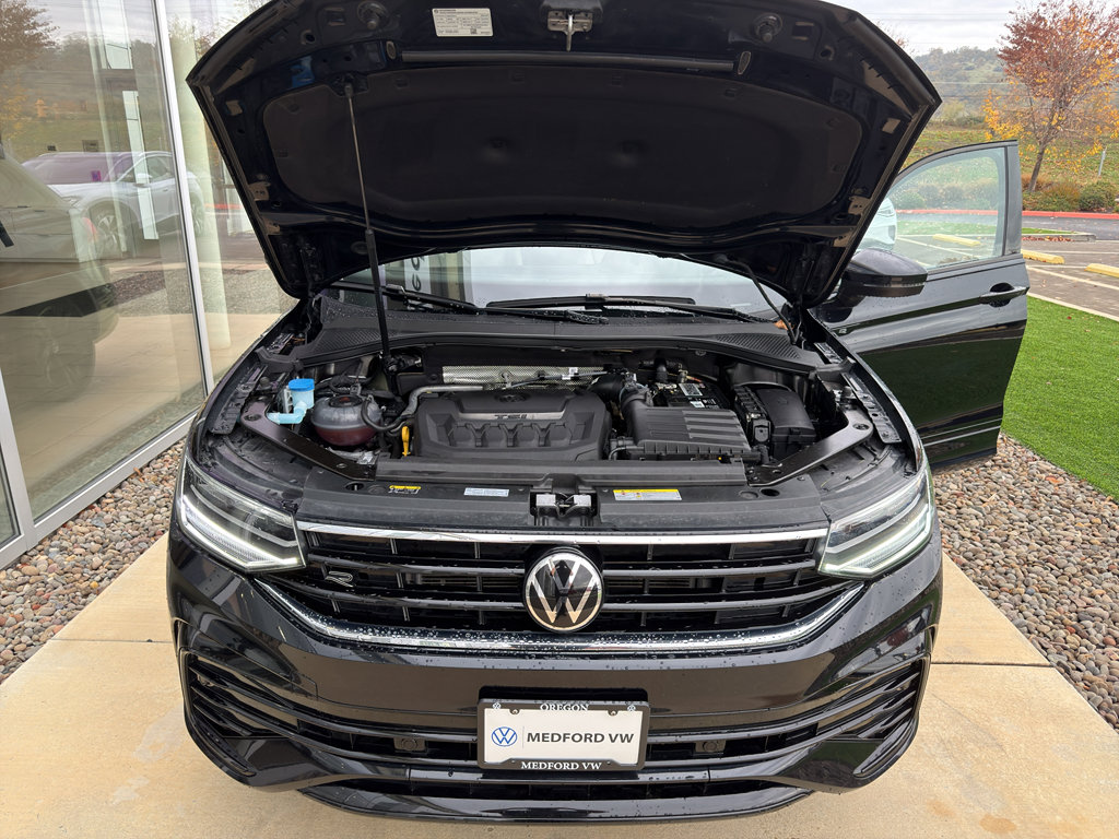 Used 2023 Volkswagen Tiguan SE R-Line image 14