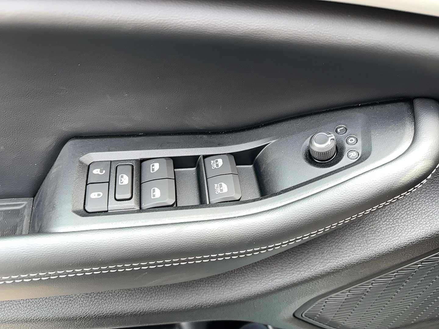 New 2026 Jeep Grand Cherokee Limited AWD/4WD image 17