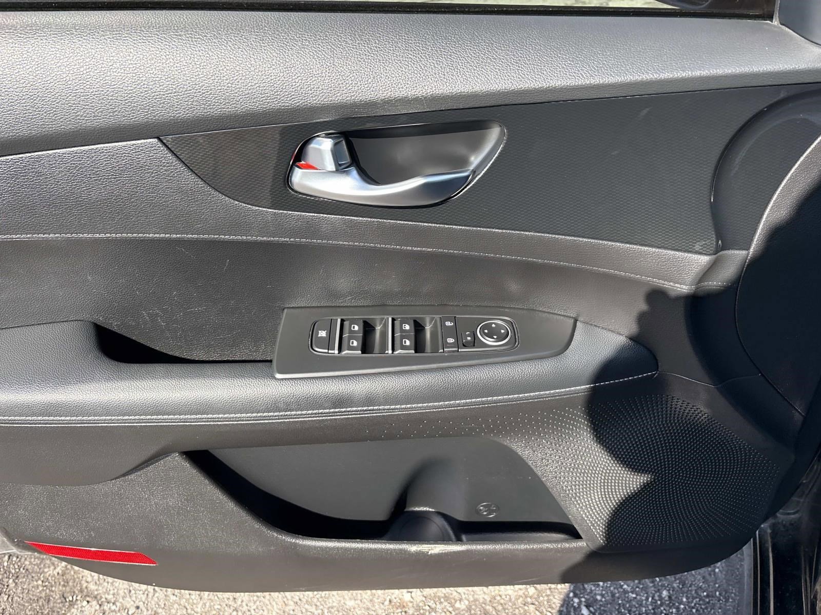 Used 2023 Kia Forte GT-Line w/ GT-Line Technology Package image 22