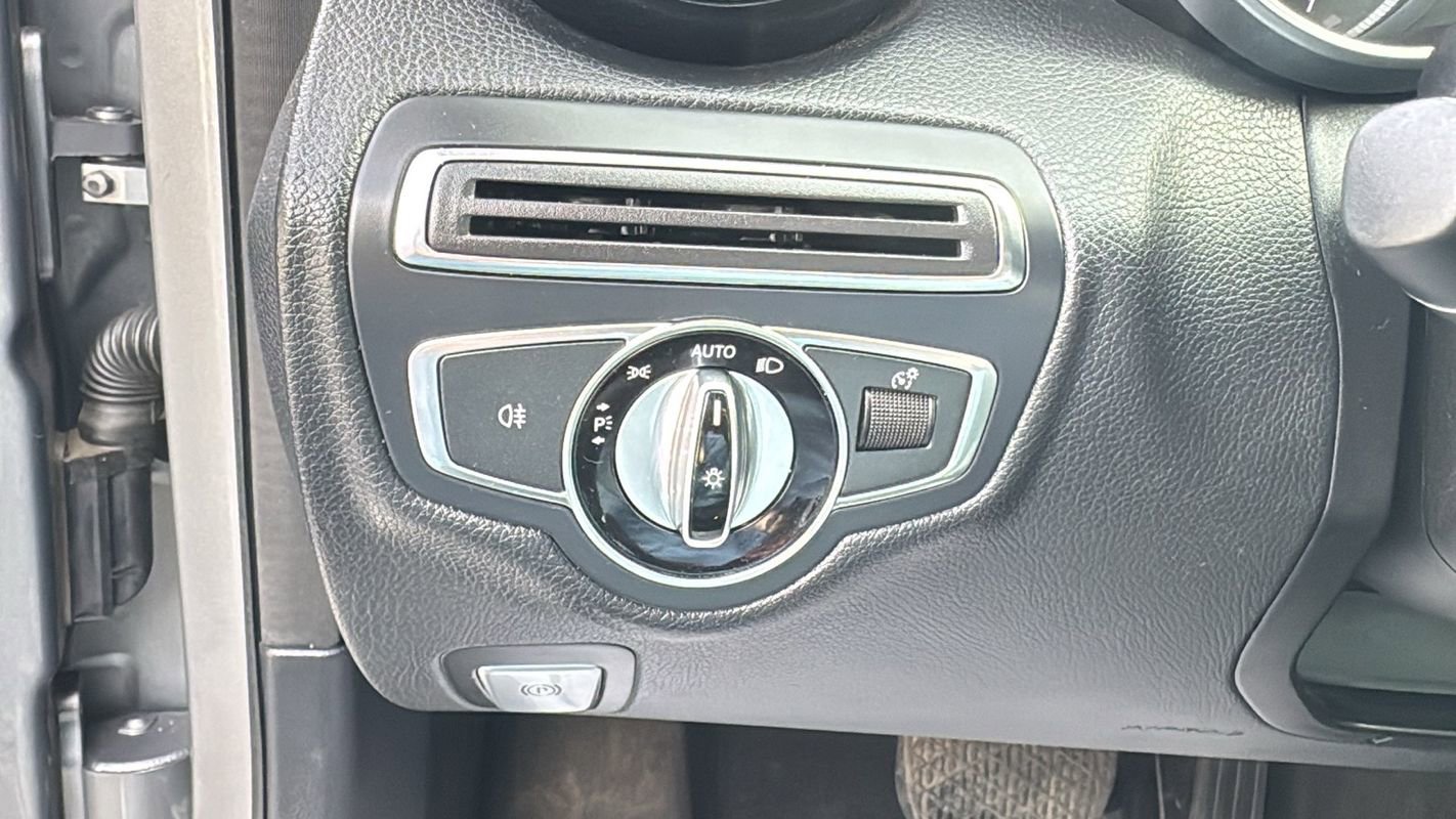 Used 2015 Mercedes-Benz C 300 4MATIC image 23