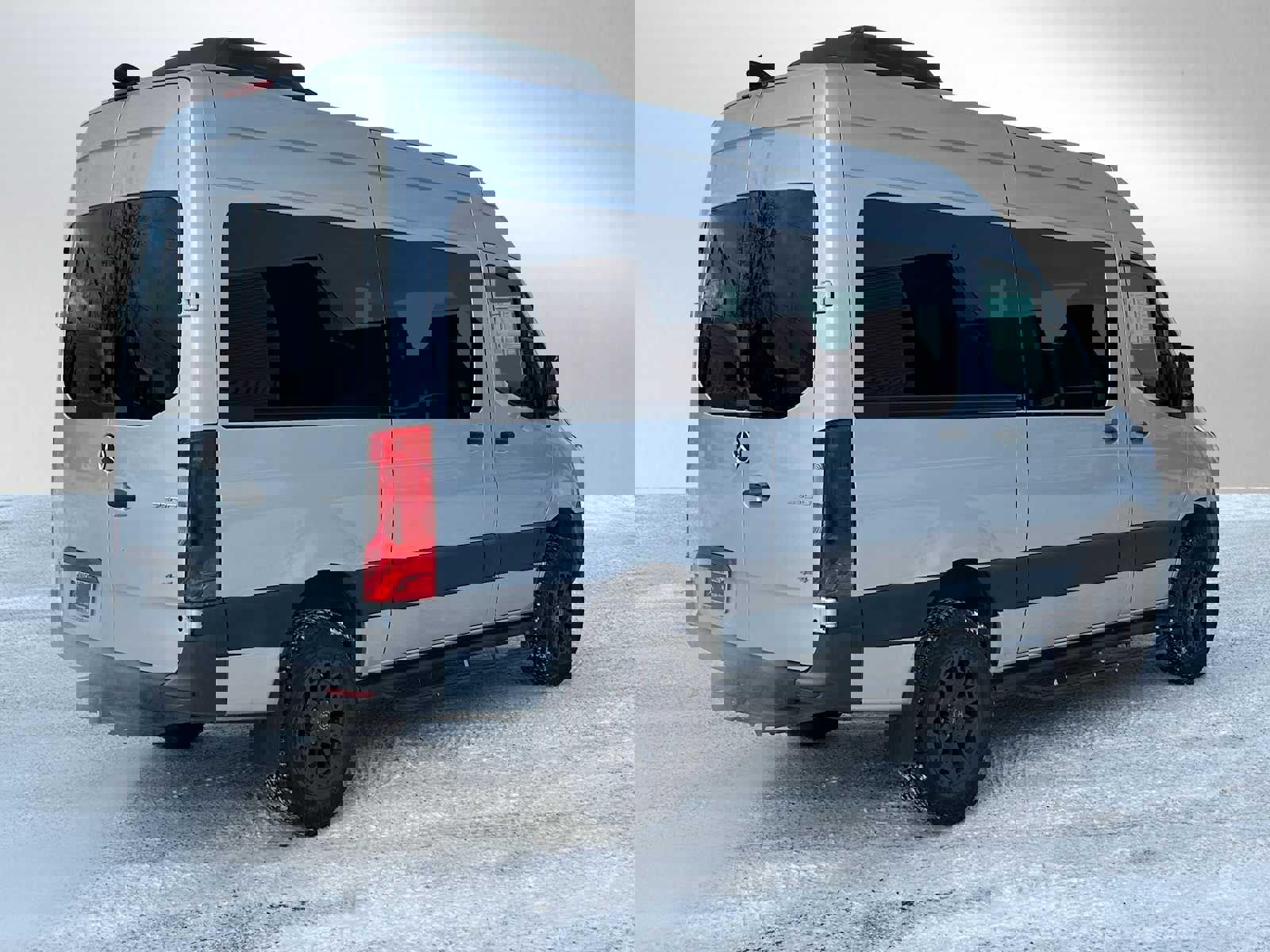 Used 2021 Freightliner Sprinter 2500 image 3