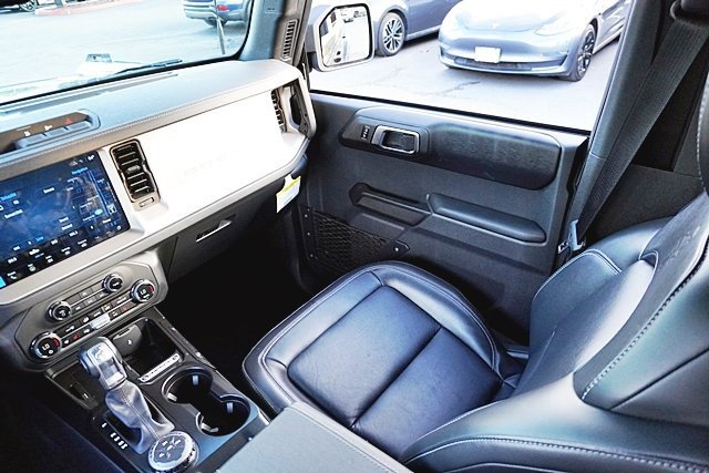 Used 2025 Ford Bronco Outer Banks image 21