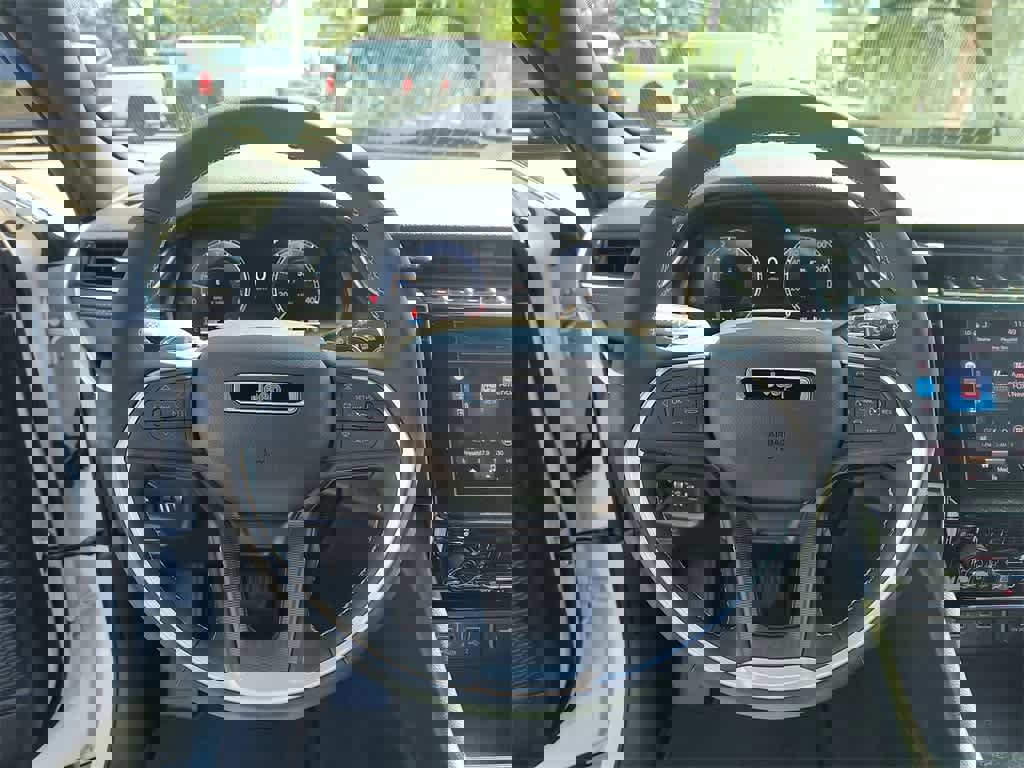 New 2025 Jeep Grand Cherokee Laredo X w/ Luxury Tech Group I image 14