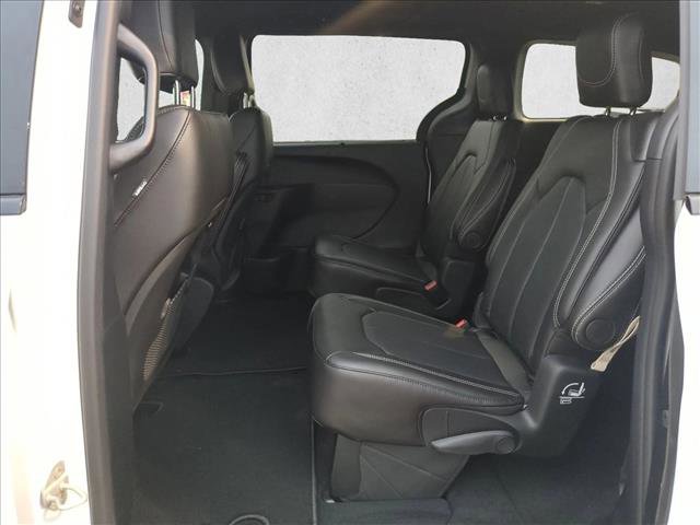New 2026 Chrysler Pacifica Select w/ S Appearance Package FWD image 15