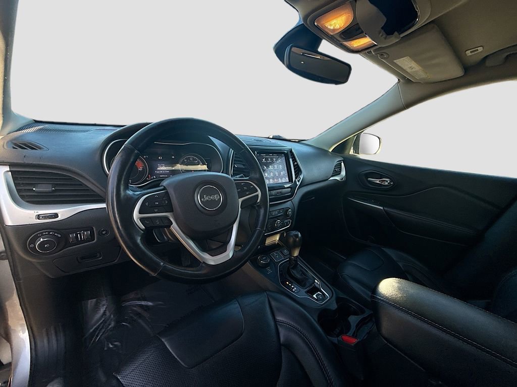 Used 2019 Jeep Cherokee Limited image 9