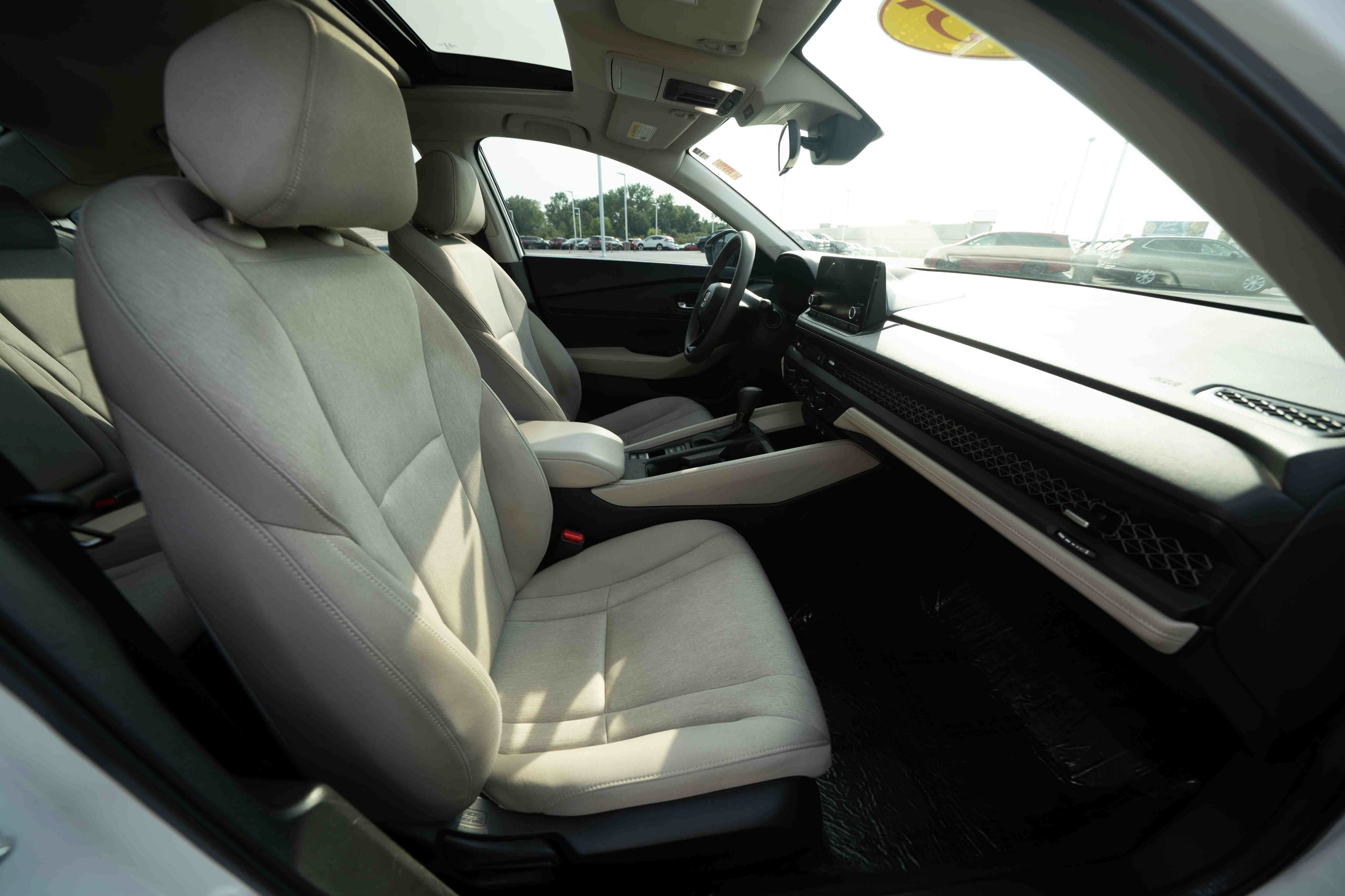 Used 2025 Honda Accord SE image 26