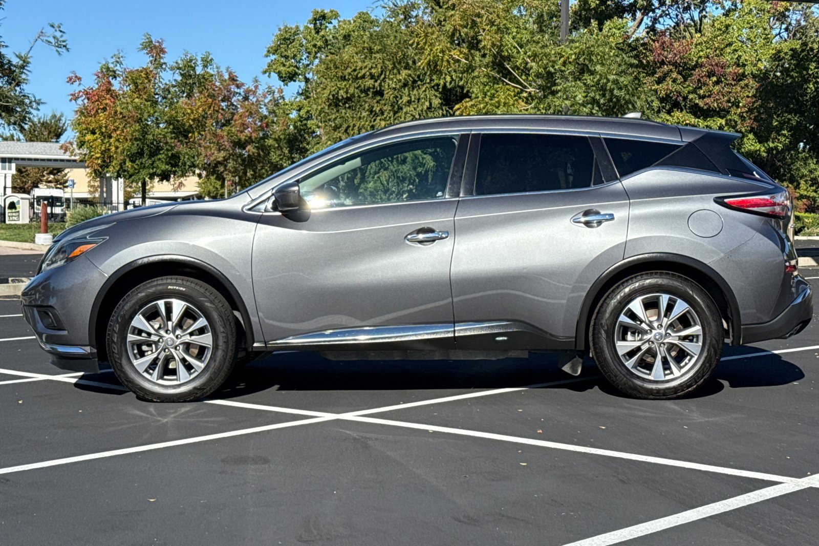 Used 2018 Nissan Murano SV image 8