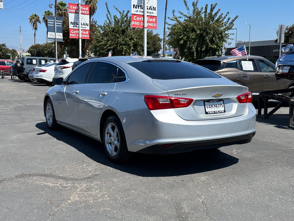 Used 2018 Chevrolet Malibu LS FWD image 4