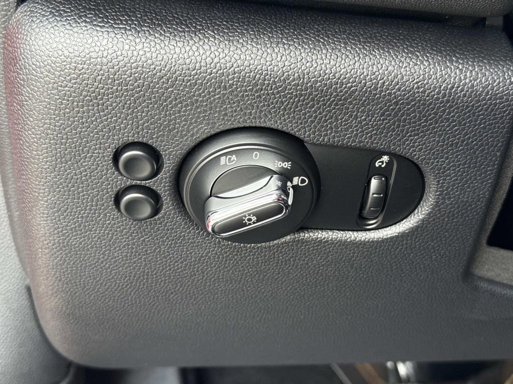 Used 2021 MINI Cooper Convertible FWD image 33