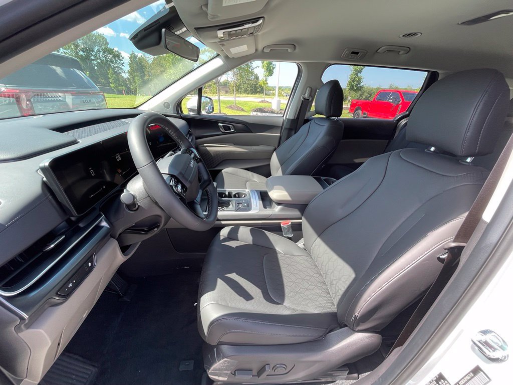 New 2027 Kia Carnival FWD image 16