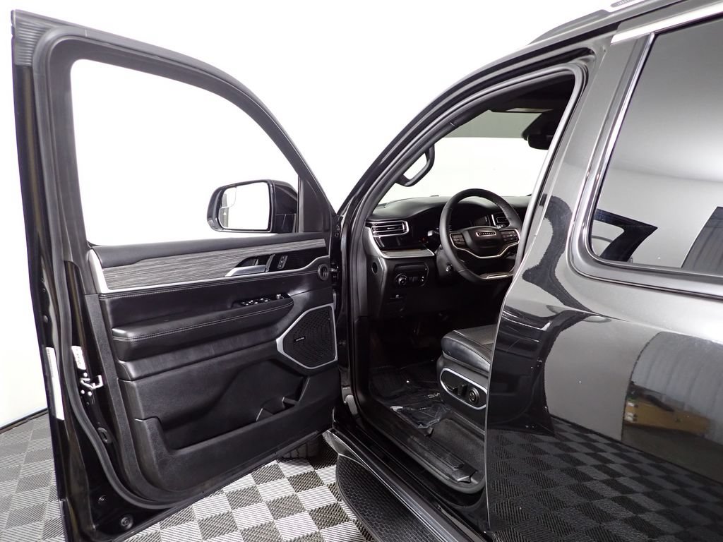 Used 2022 Jeep Wagoneer Series III w/ Convenience Group I AWD/4WD image 21