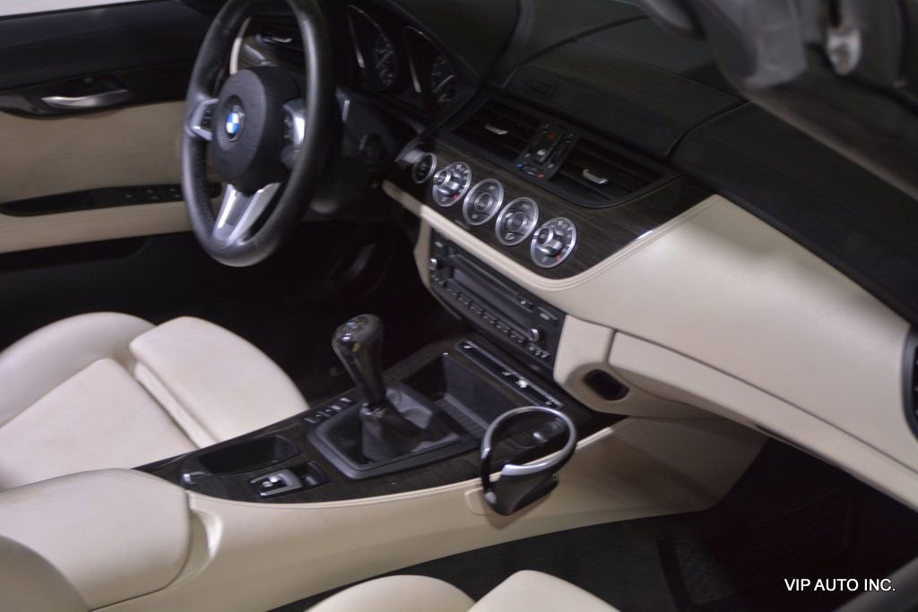Used 2010 BMW Z4 sDrive35i image 22