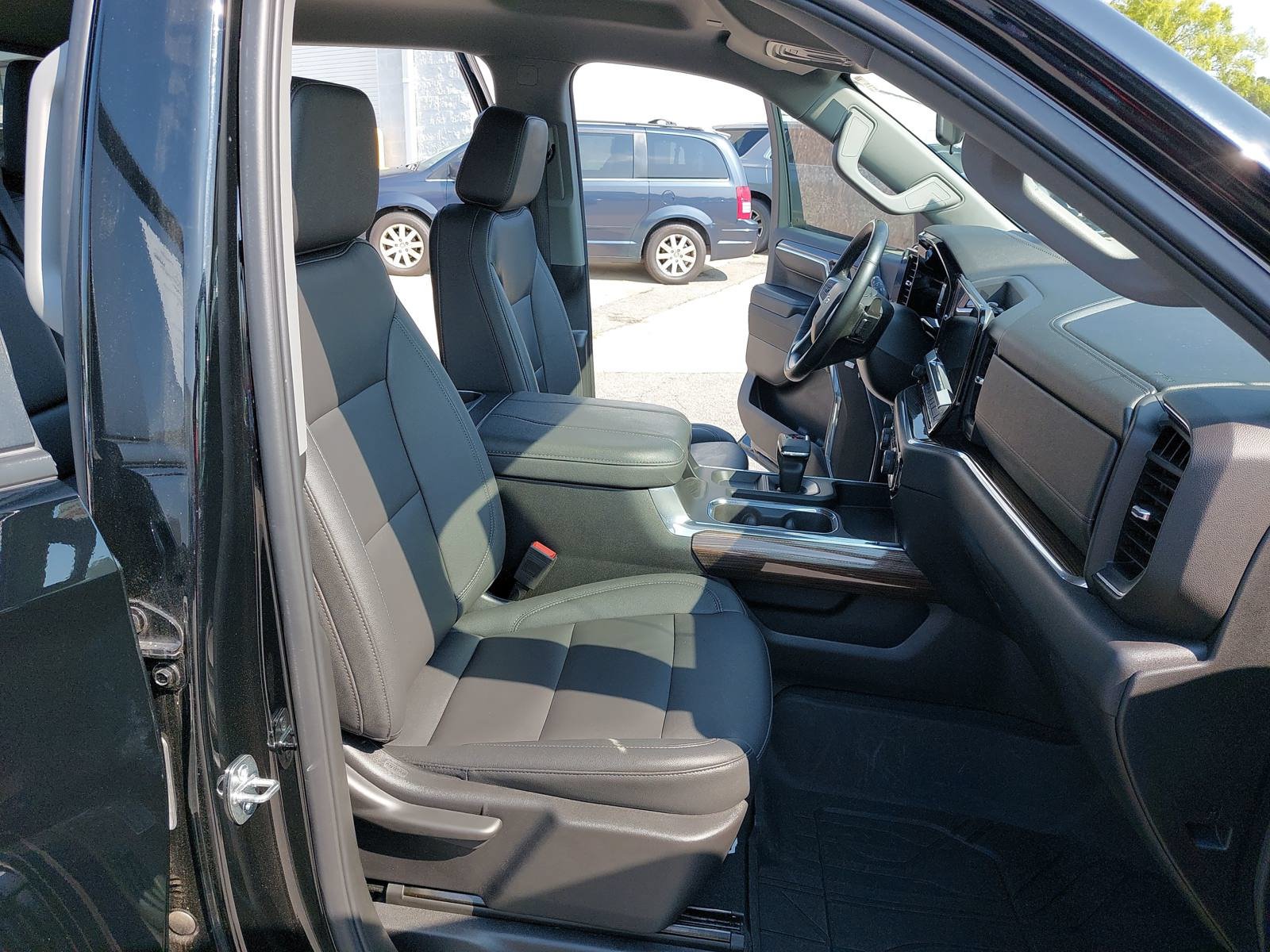 Used 2024 Chevrolet Silverado 1500 RST w/ Convenience Package II AWD/4WD image 10