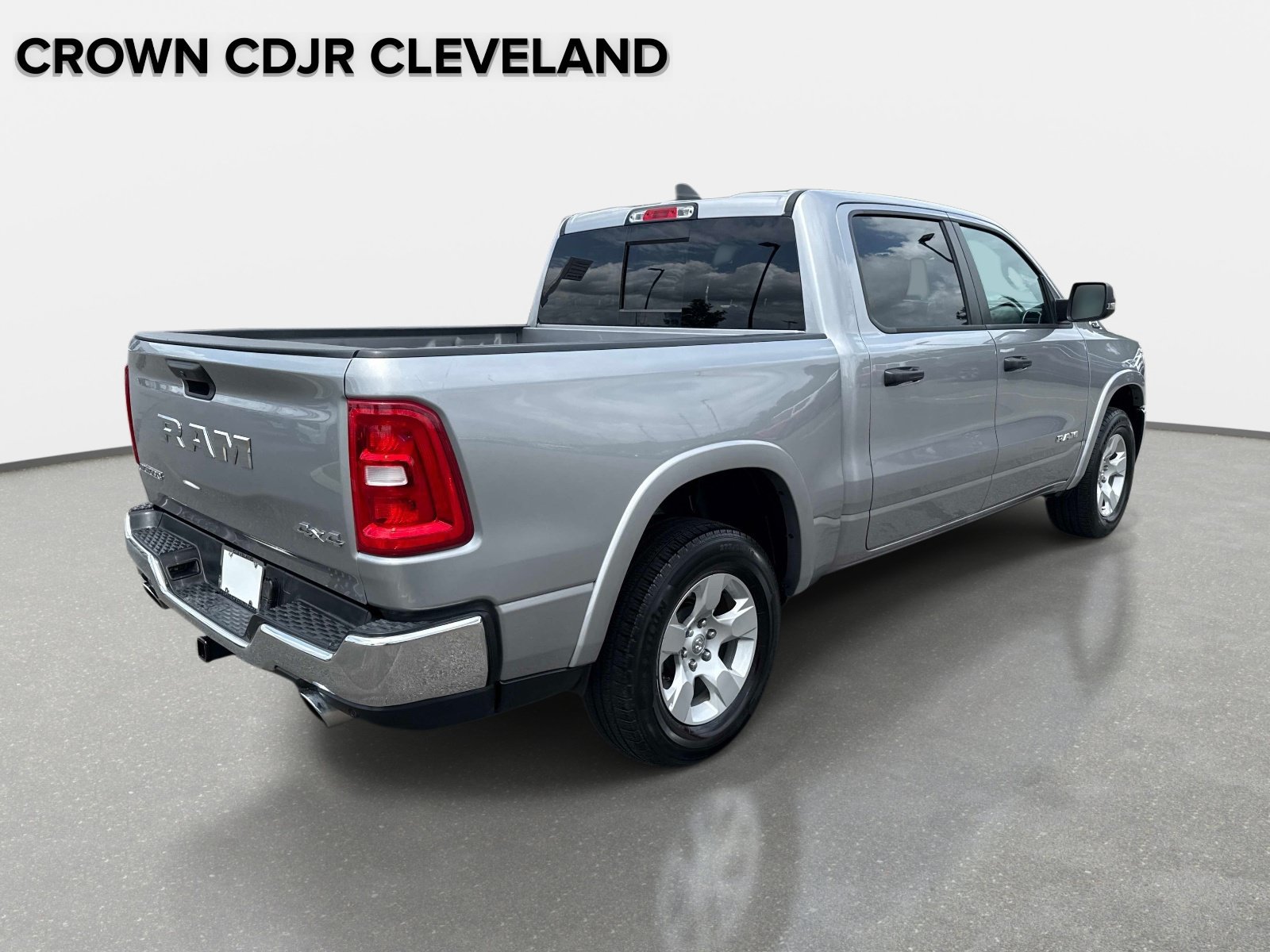 Used 2025 RAM 1500 Big Horn AWD/4WD image 4