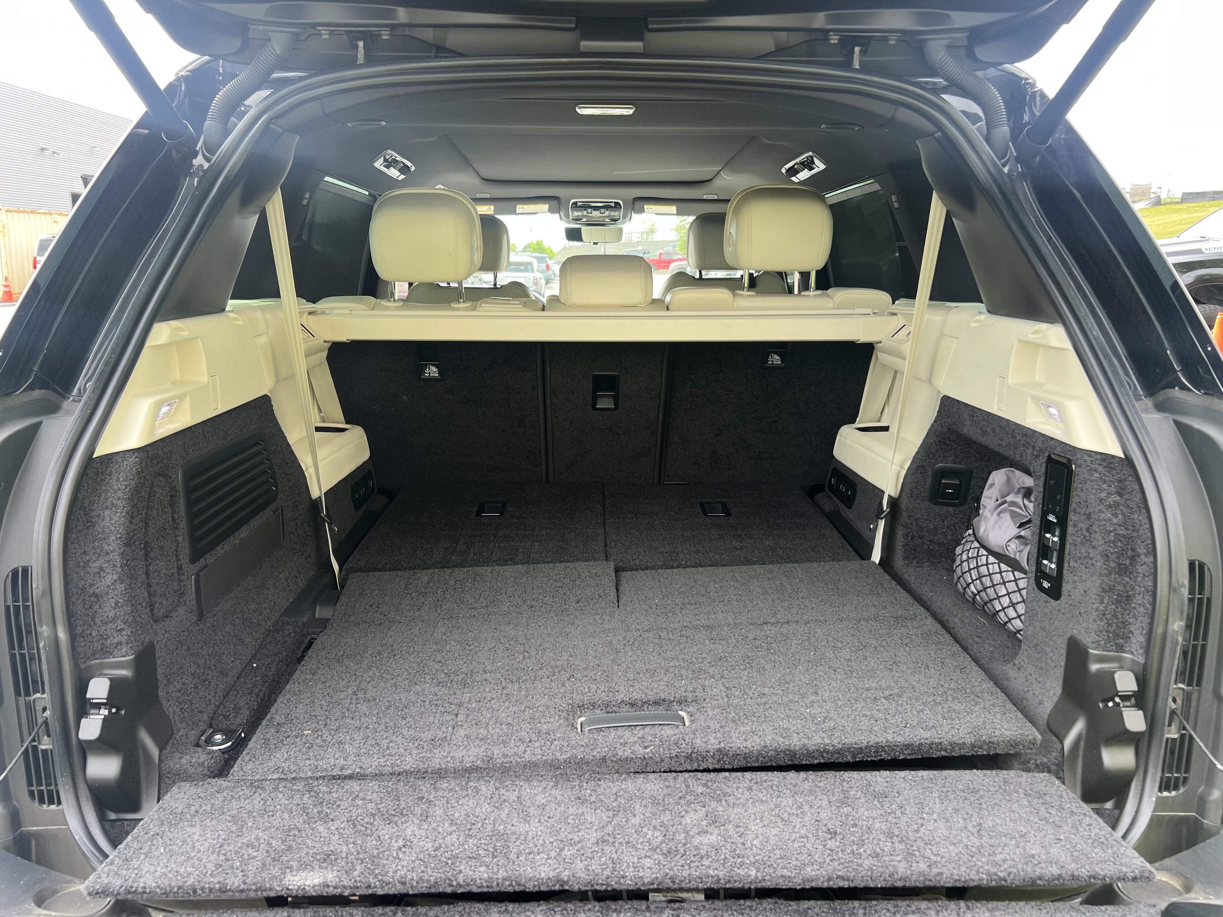 Certified 2024 Land Rover Range Rover Long Wheelbase SE image 33