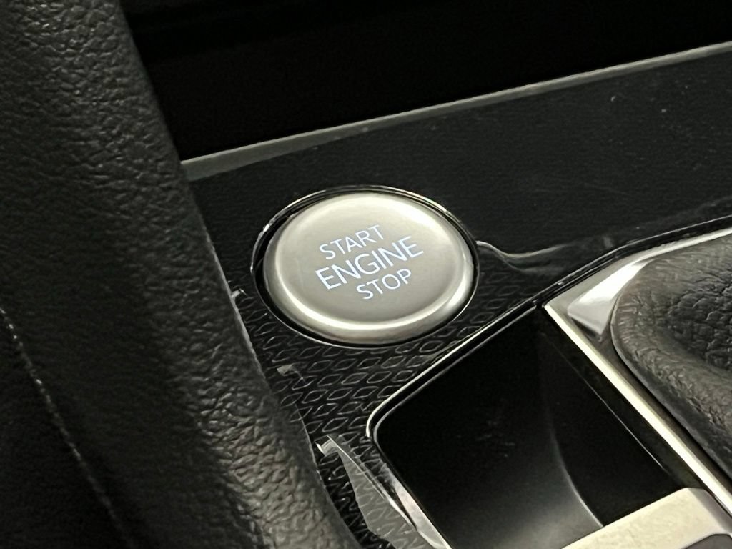 New 2026 Volkswagen Taos SE AWD/4WD image 17