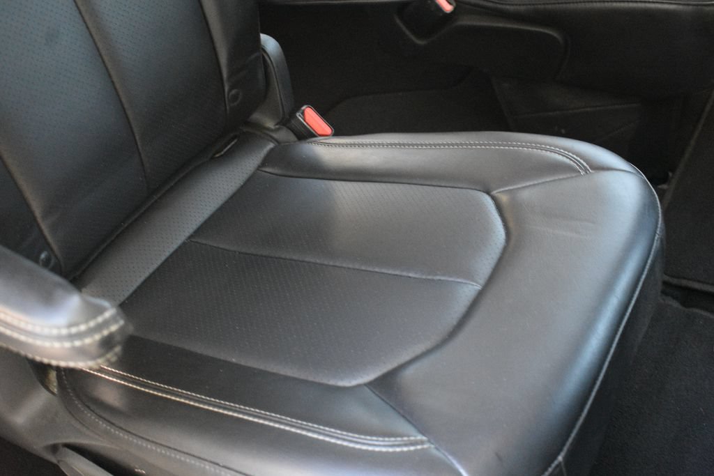 Used 2024 Chrysler Pacifica Touring-L FWD image 25