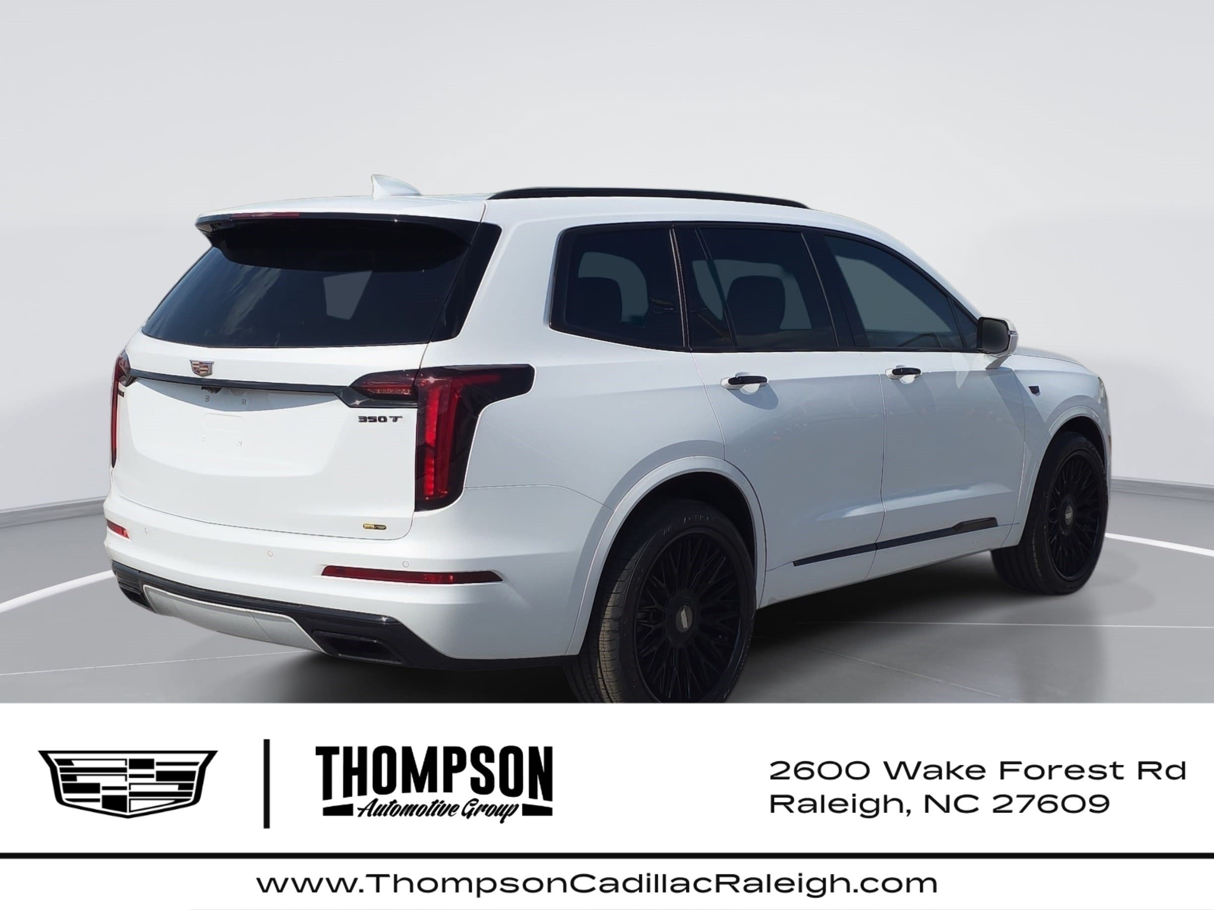 New 2025 Cadillac XT6 Luxury FWD image 3