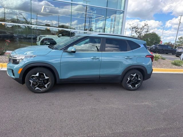 Used 2024 Kia Seltos EX AWD/4WD image 3