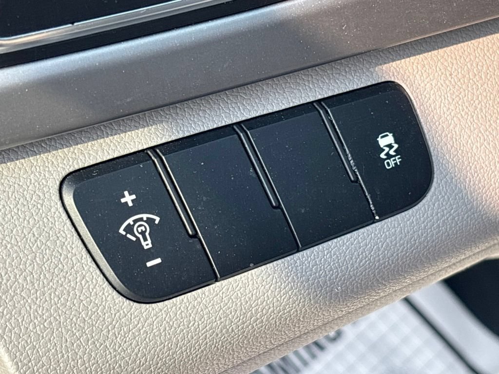 Used 2017 Hyundai Elantra SE FWD image 18