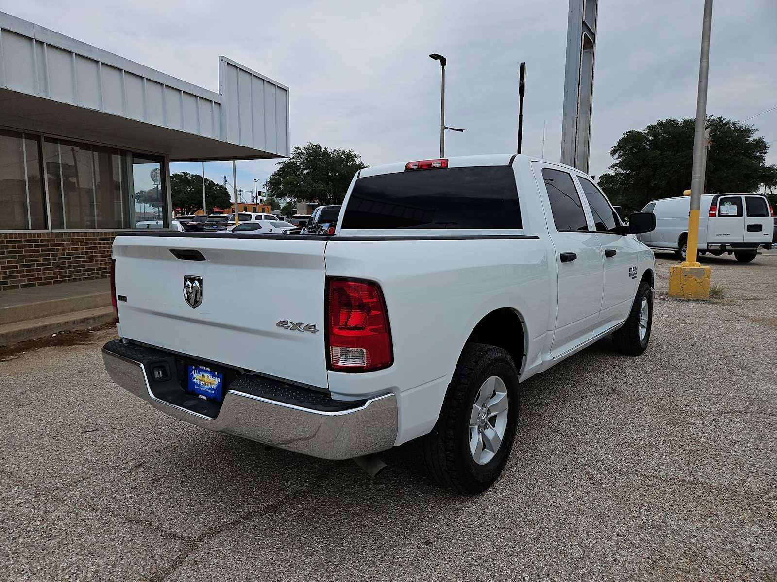 Used 2023 RAM 1500 Classic SLT w/ Electronics Group AWD/4WD image 8