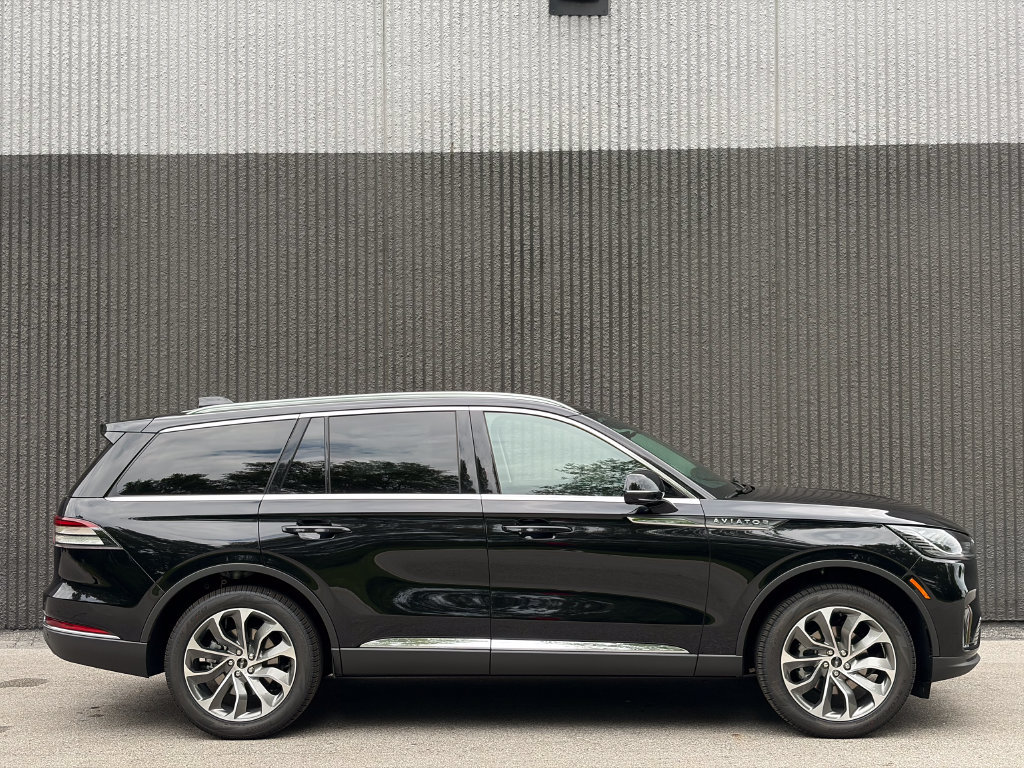 New 2026 Lincoln Aviator AWD image 8