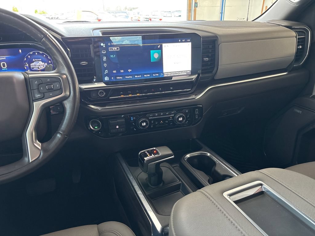 Used 2022 Chevrolet Silverado 1500 LTZ w/ Technology Package AWD/4WD image 25